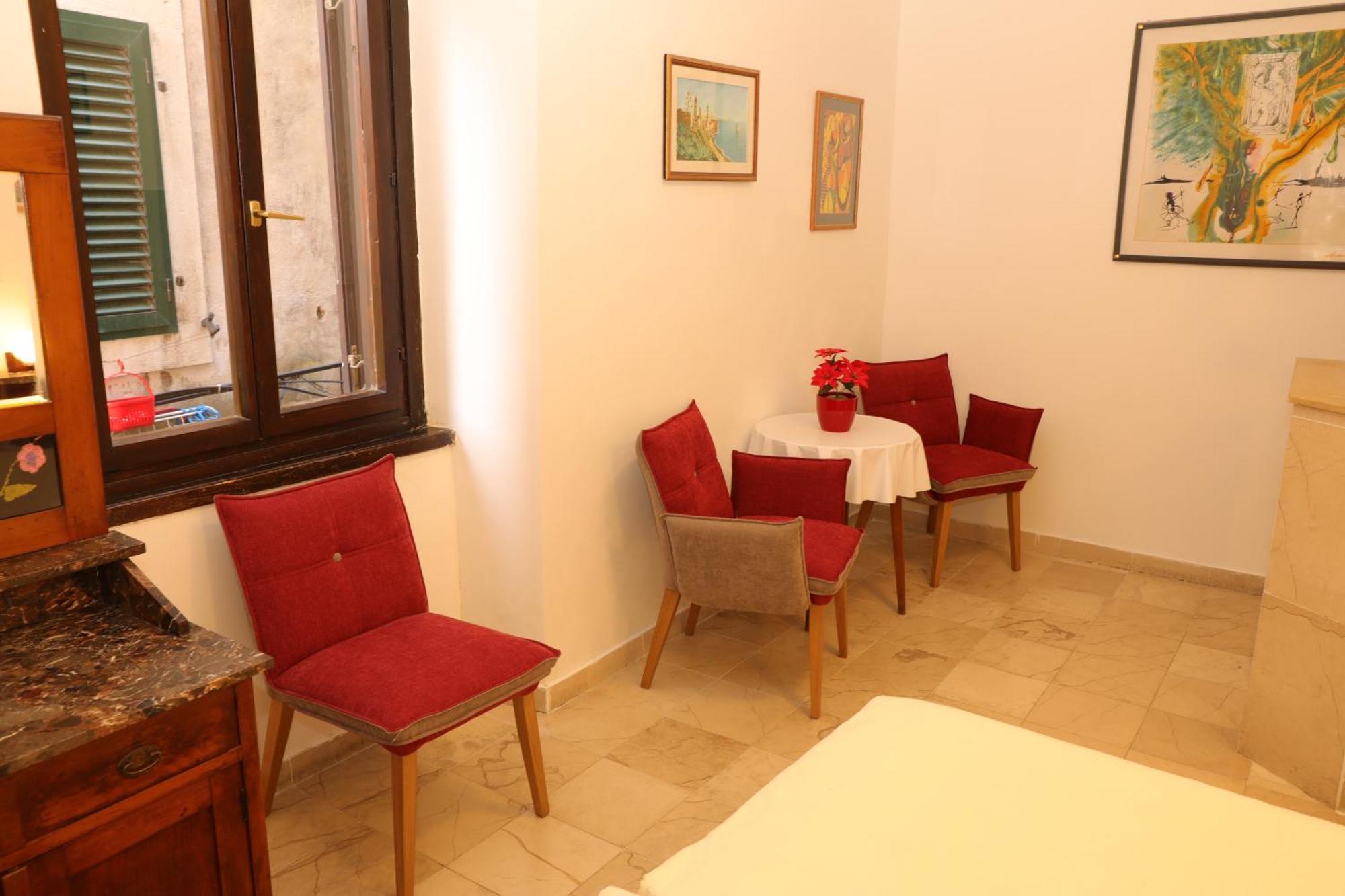 Center Room D16 In The Ancient Roman Palace 스플리트 외부 사진